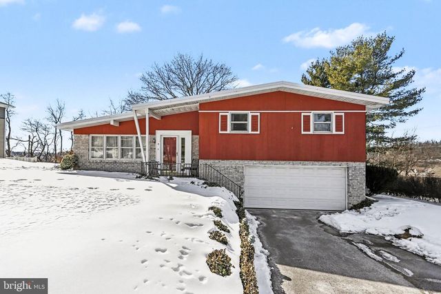 9 BERLIN CT, York, PA 17408