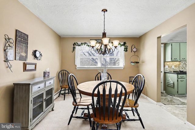 9 BERLIN CT, York, PA 17408