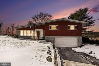 9 BERLIN CT, York, PA 17408