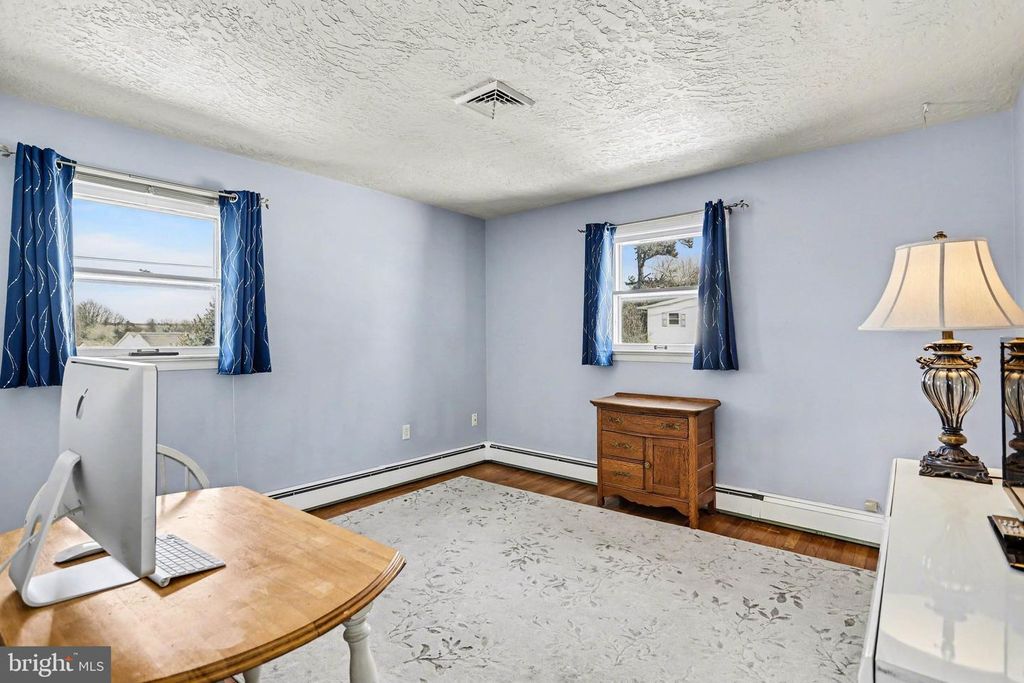 Image 18 of property listing at 9 BERLIN CT, York, PA 17408