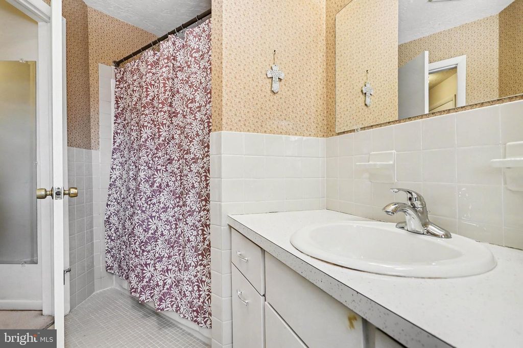 Image 21 of property listing at 9 BERLIN CT, York, PA 17408