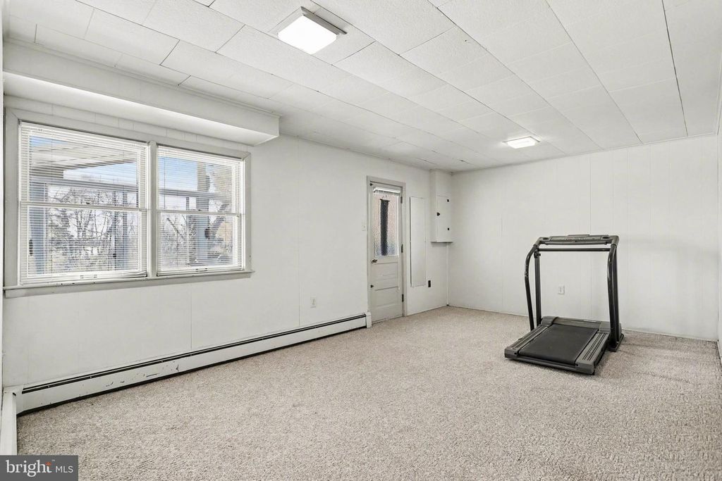 Image 23 of property listing at 9 BERLIN CT, York, PA 17408