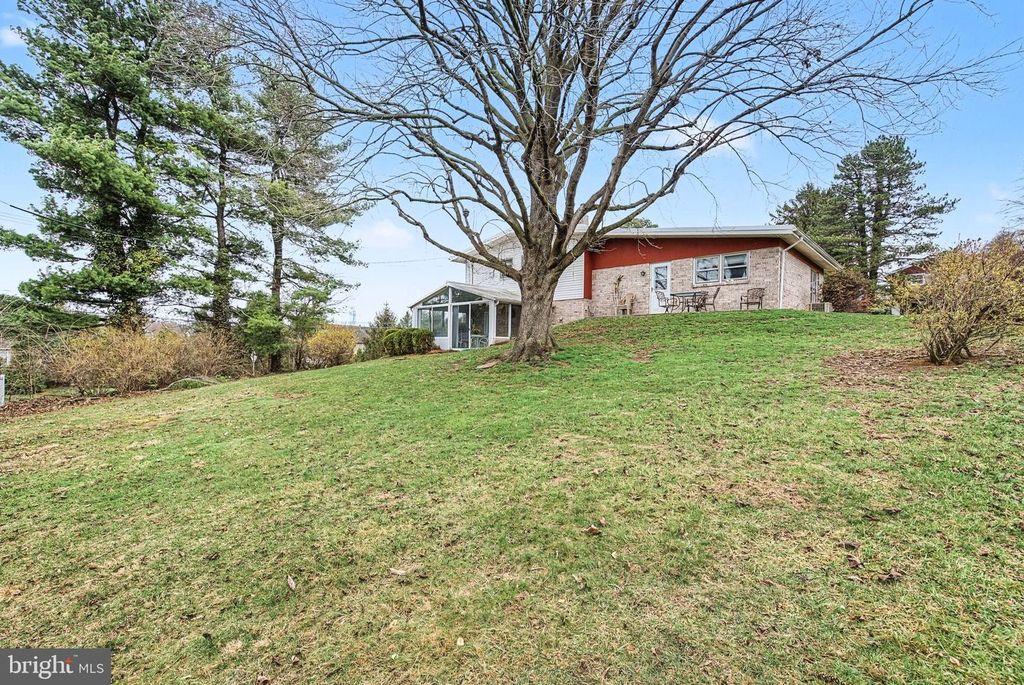 Image 27 of property listing at 9 BERLIN CT, York, PA 17408