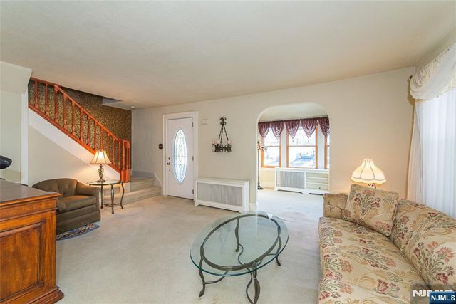 31 Gray Street, West Caldwell, NJ 07006