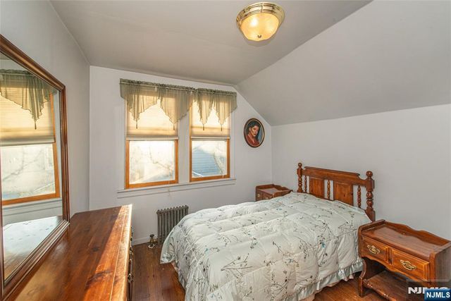 31 Gray Street, West Caldwell, NJ 07006