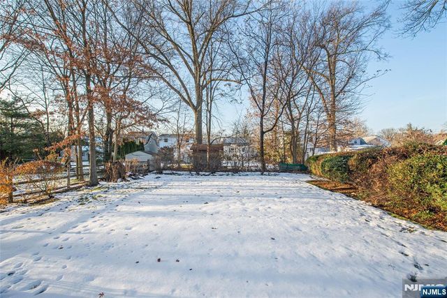 31 Gray Street, West Caldwell, NJ 07006