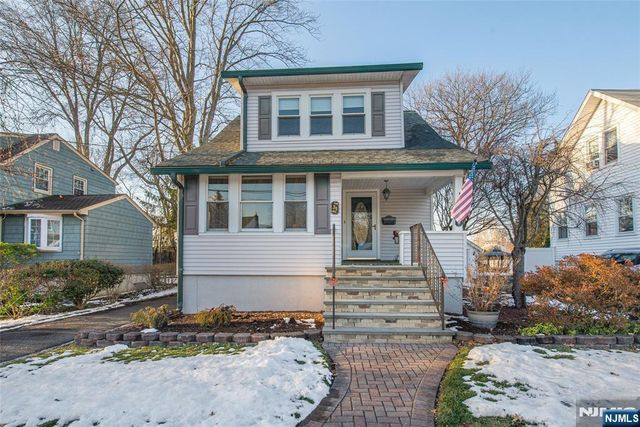 31 Gray Street, West Caldwell, NJ 07006