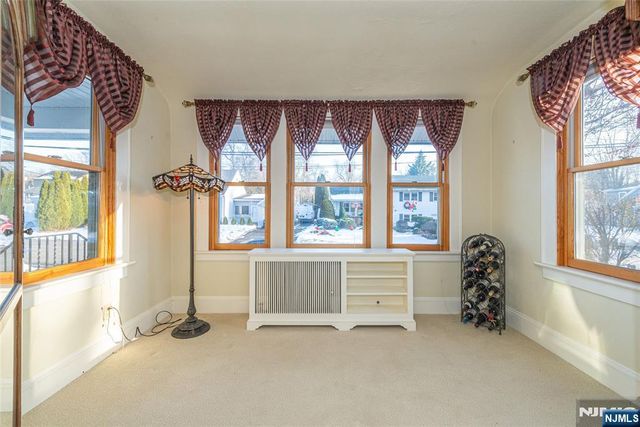 31 Gray Street, West Caldwell, NJ 07006