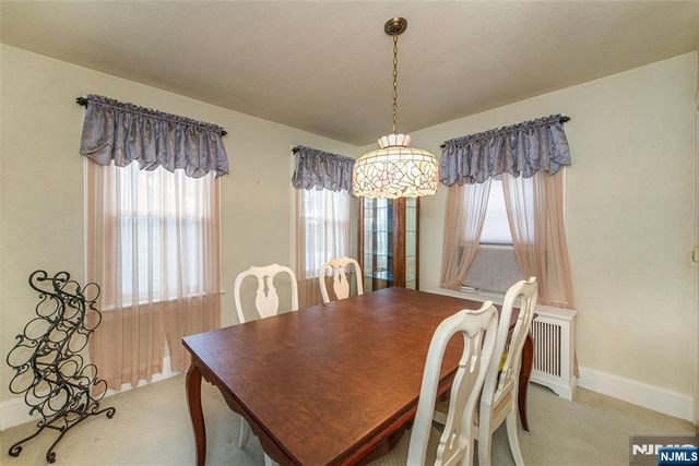 31 Gray Street, West Caldwell, NJ 07006