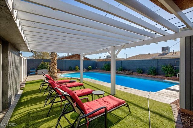 4305 Vegas Valley Drive, Las Vegas, NV 89121