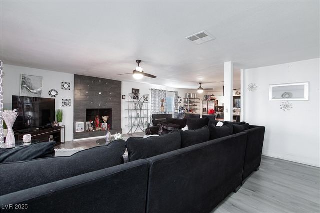 4305 Vegas Valley Drive, Las Vegas, NV 89121