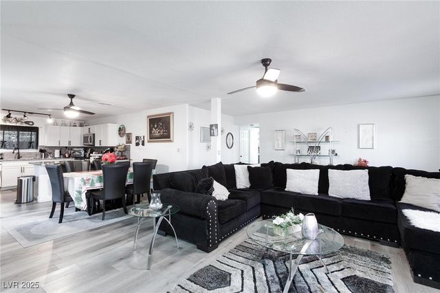 4305 Vegas Valley Drive, Las Vegas, NV 89121