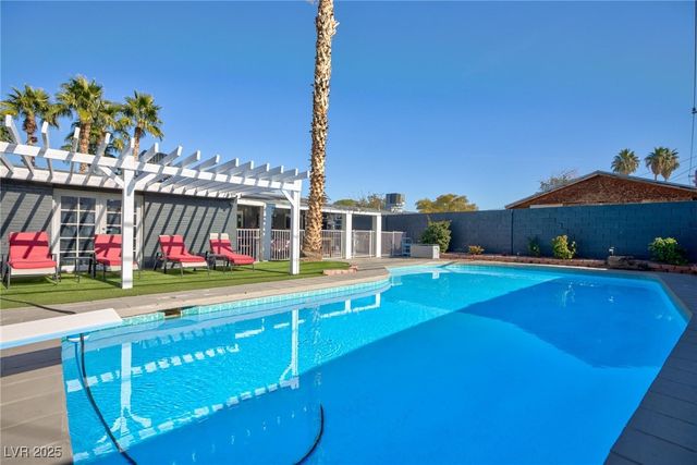 4305 Vegas Valley Drive, Las Vegas, NV 89121