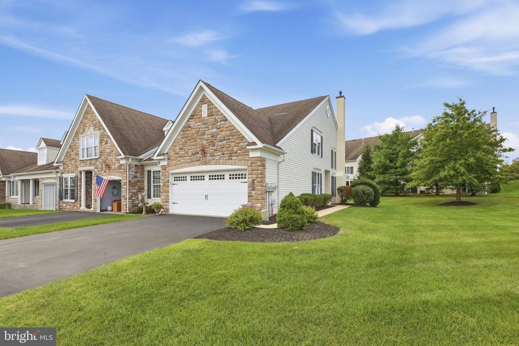 185 REAGAN DR, Sellersville, PA 18960 — exterior