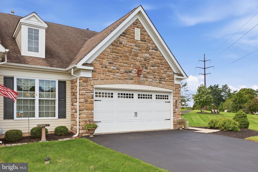 185 REAGAN DR, Sellersville, PA 18960 — photo 5