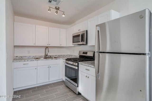 206 W 44th Street, Tucson, AZ 85713