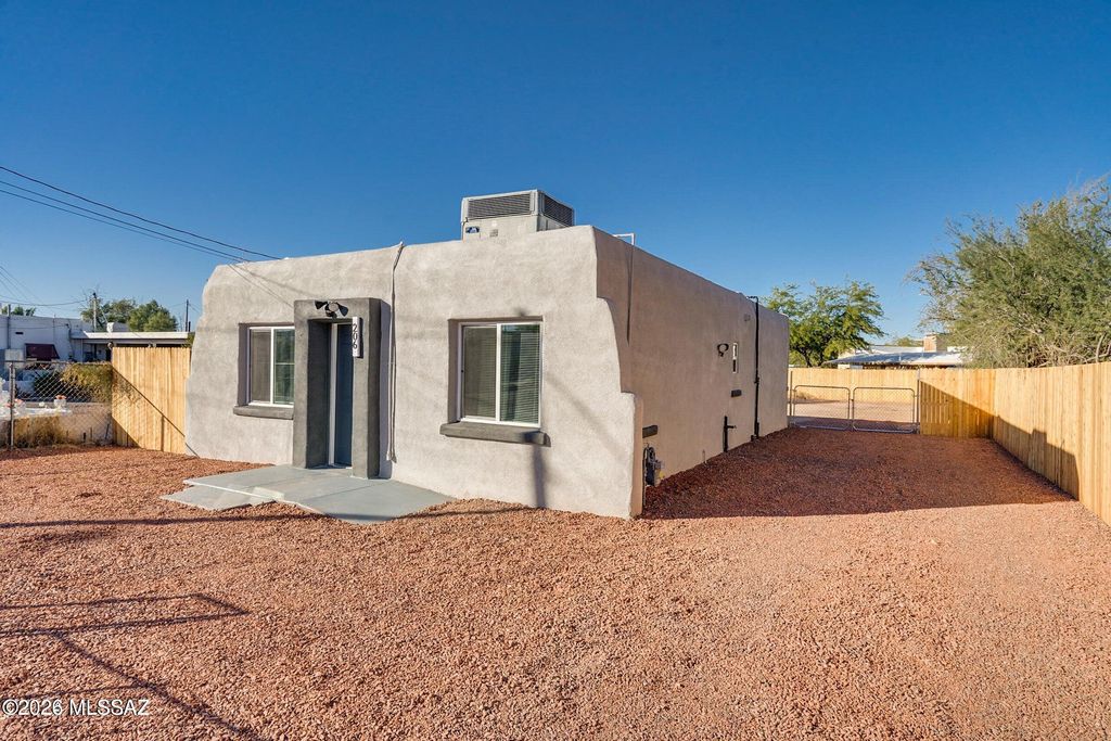 206 W 44th Street, Tucson, AZ 85713