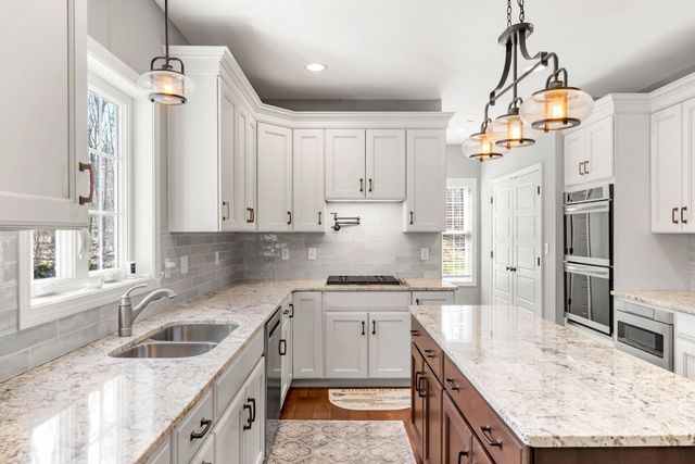 71 Haverhill Road, Salem, NH 03079