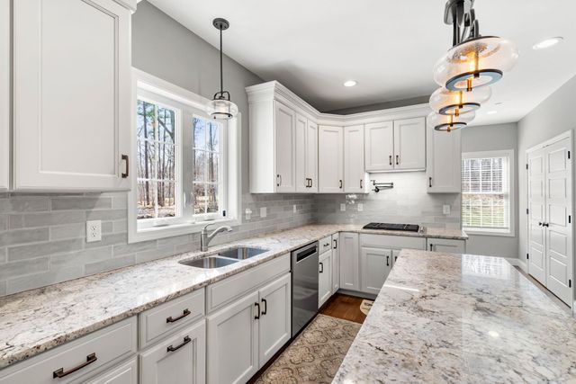 71 Haverhill Road, Salem, NH 03079