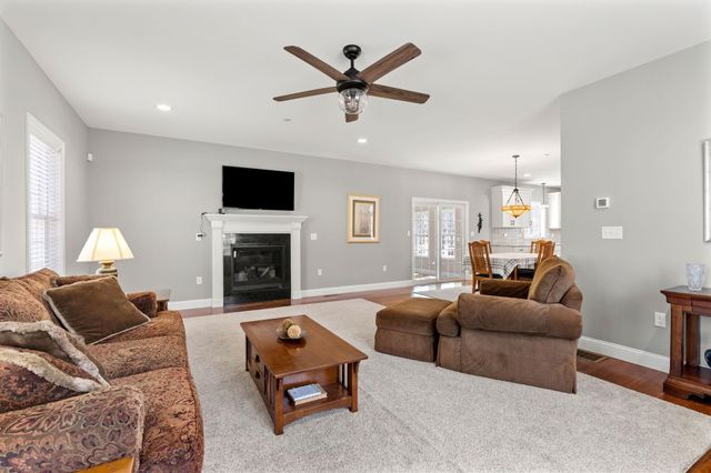 71 Haverhill Road, Salem, NH 03079