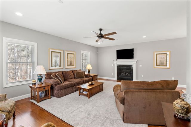 71 Haverhill Road, Salem, NH 03079