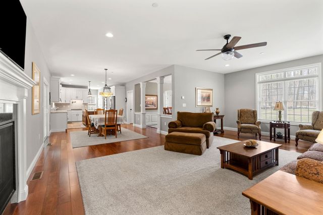 71 Haverhill Road, Salem, NH 03079