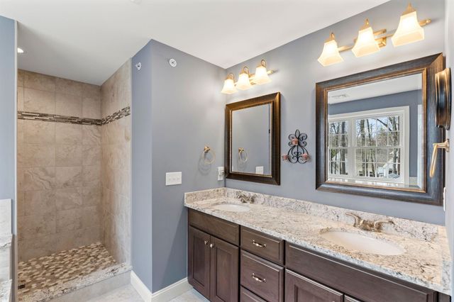 71 Haverhill Road, Salem, NH 03079