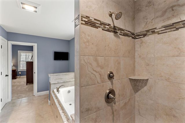 71 Haverhill Road, Salem, NH 03079