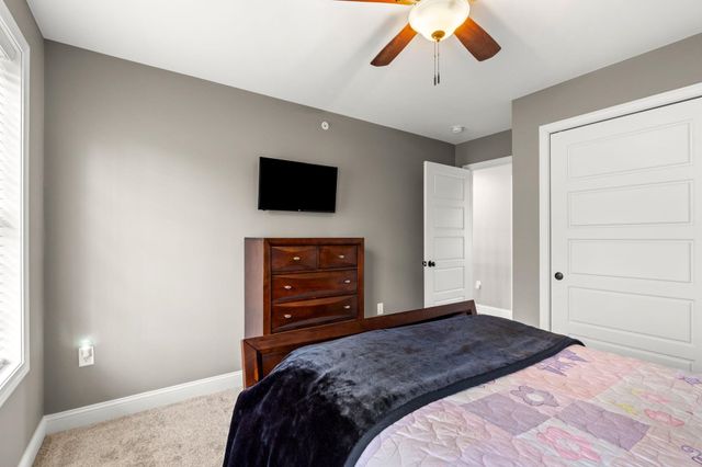 71 Haverhill Road, Salem, NH 03079