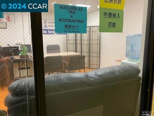 324 10th Street, unit 202, Oakland, CA 94607