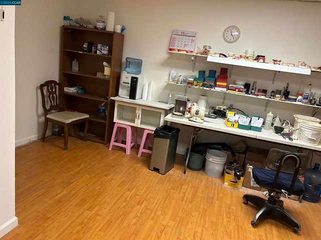 324 10th Street, unit 202, Oakland, CA 94607