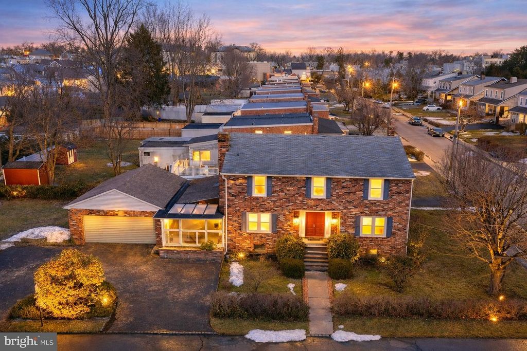 856 MARTIN AVE, Bryn Mawr, PA 19010