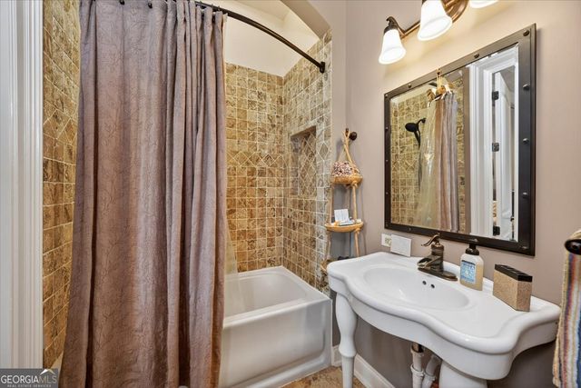 13 Southern Waters Way, Forsyth, GA 31029