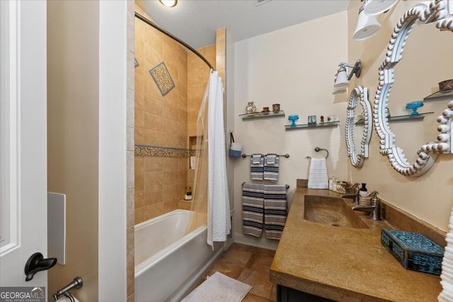 13 Southern Waters Way, Forsyth, GA 31029