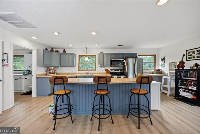 13 Southern Waters Way, Forsyth, GA 31029