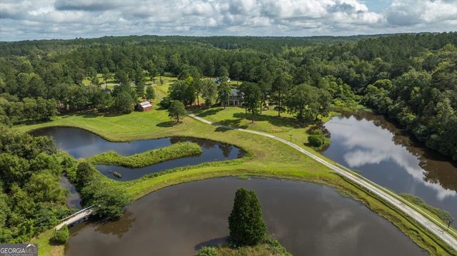 13 Southern Waters Way, Forsyth, GA 31029