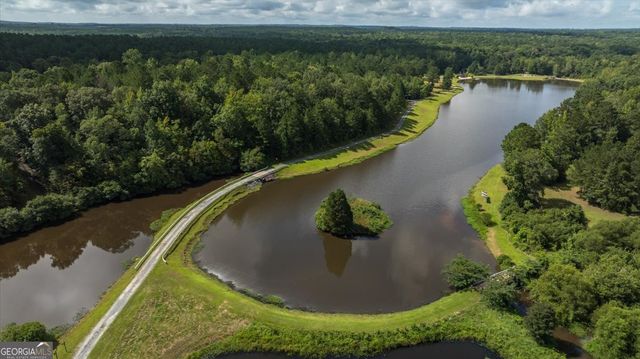 13 Southern Waters Way, Forsyth, GA 31029