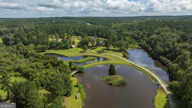 13 Southern Waters Way, Forsyth, GA 31029