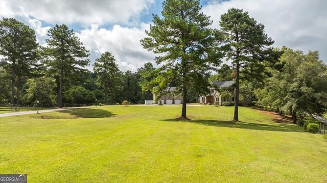 13 Southern Waters Way, Forsyth, GA 31029