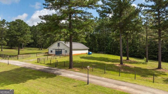 13 Southern Waters Way, Forsyth, GA 31029