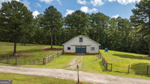 13 Southern Waters Way, Forsyth, GA 31029