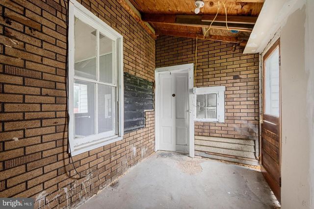 309 N LAWRENCE ST, Charles Town, WV 25414