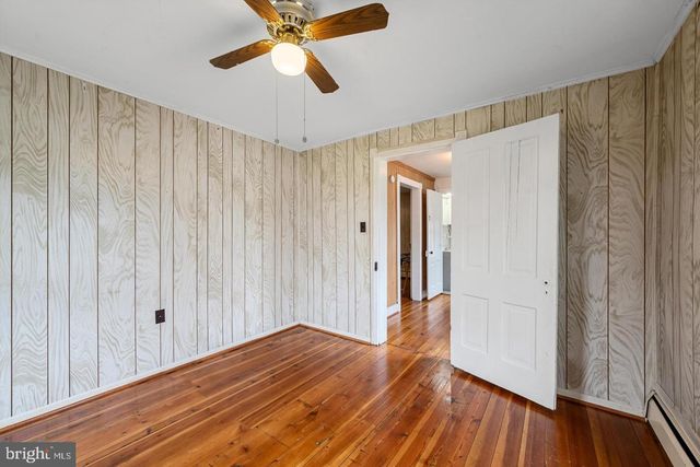 309 N LAWRENCE ST, Charles Town, WV 25414