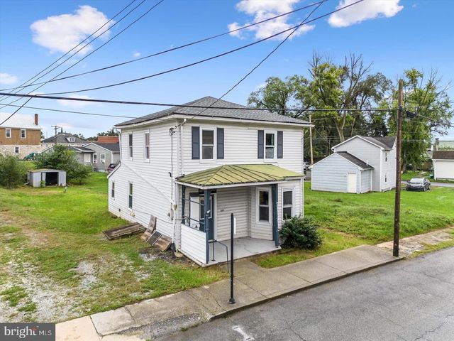 309 N LAWRENCE ST, Charles Town, WV 25414