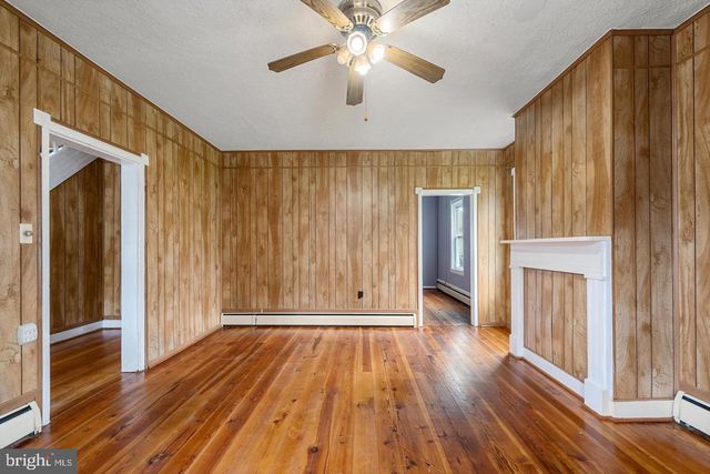 309 N LAWRENCE ST, Charles Town, WV 25414