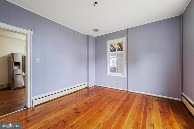 309 N LAWRENCE ST, Charles Town, WV 25414