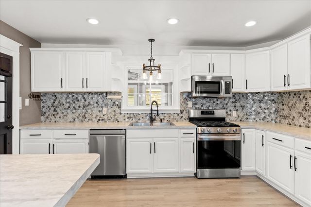 310 HANOVER RD, York, PA 17408