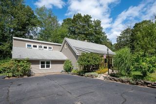 18 Old Worcester Rd Ext, Charlton, MA 01507