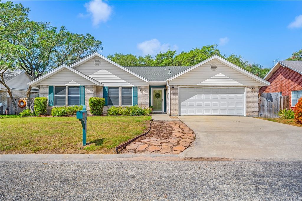 1513 Bluebird Ln, Rockport, TX 78382 — exterior