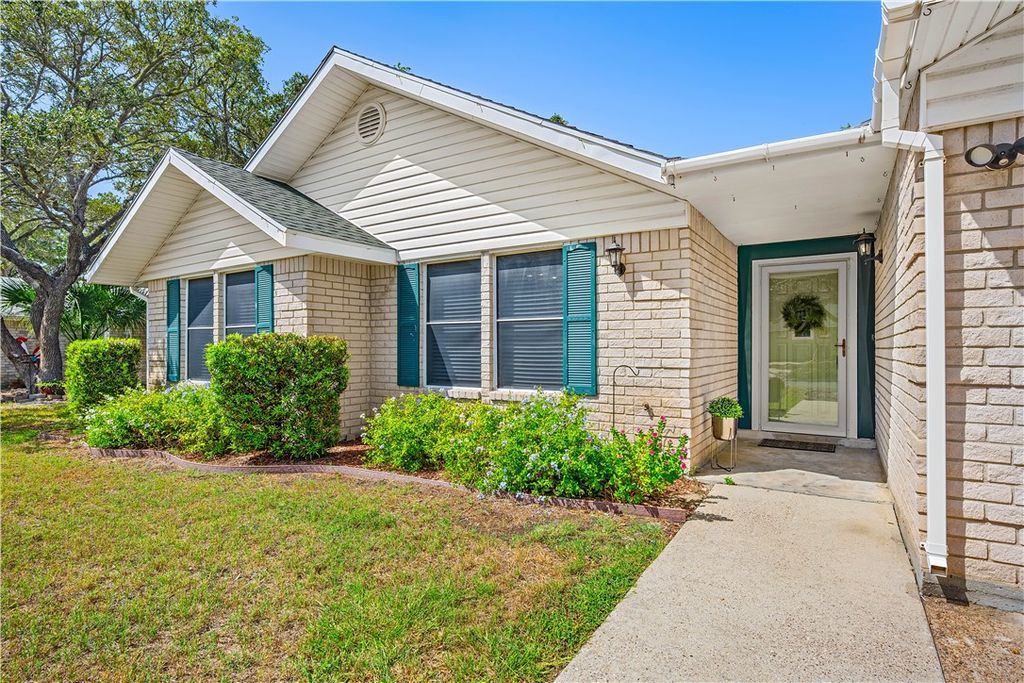 1513 Bluebird Ln, Rockport, TX 78382 — photo 2